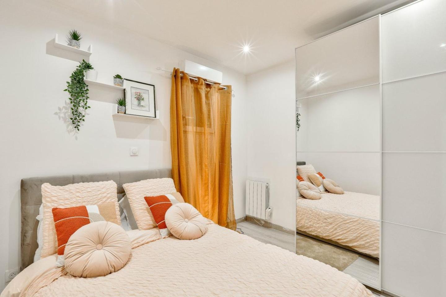 Le Nid Douillet Appartement Confortable A 5 Min Du Stade De France Et Proche De L'Aeroport Cdg Saint-Denis  Luaran gambar