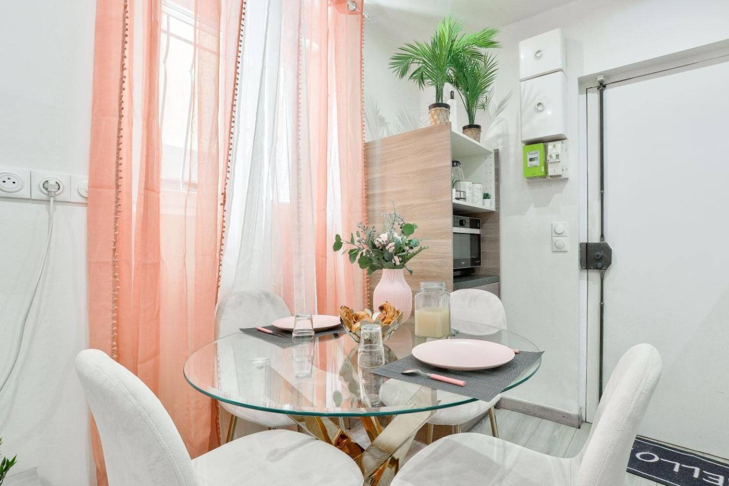 Le Nid Douillet Appartement Confortable A 5 Min Du Stade De France Et Proche De L'Aeroport Cdg Saint-Denis  Luaran gambar